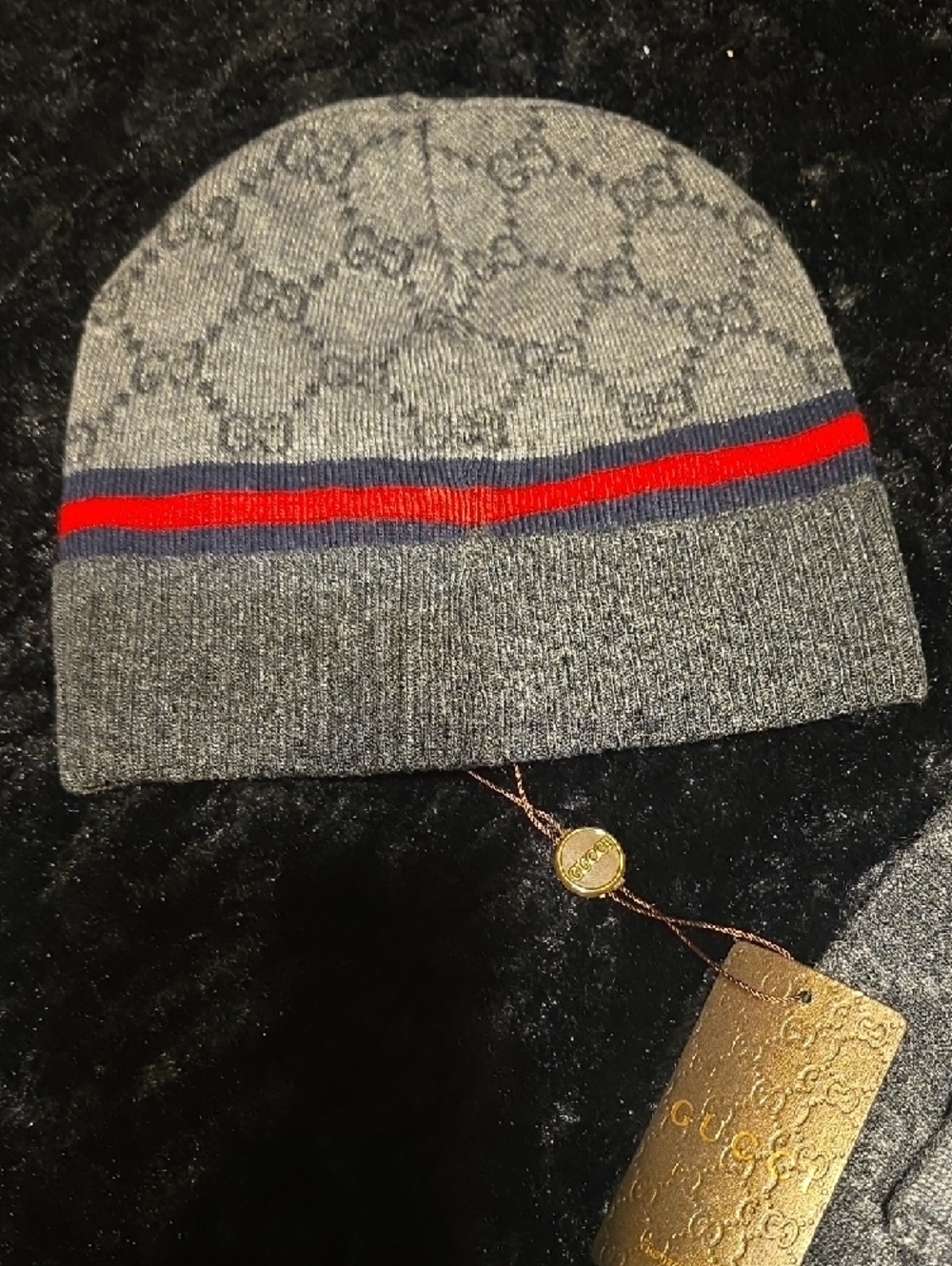 Gucci Gray GG Knit Beanie and Scarf with Red and Blue Stripe - Picture 2 of 5